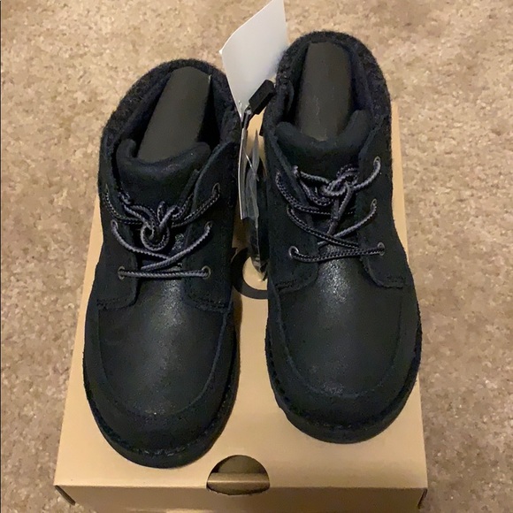 UGG - Picture 3 of 8